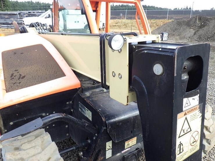 2017-jlg-g5-18a-image-14