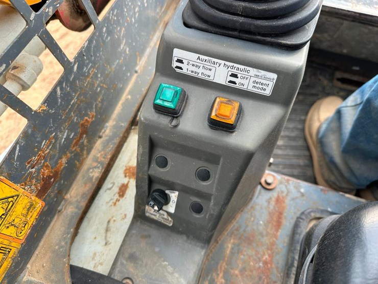 takeuchi-tl8-image-38