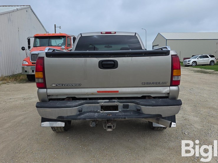 2002-chevrolet-silverado-2500-image-6