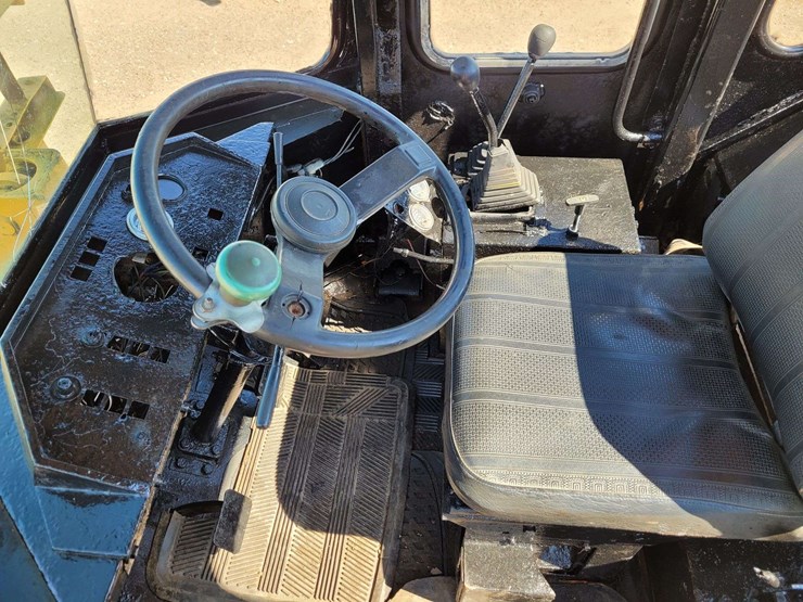deere-244e-image-10