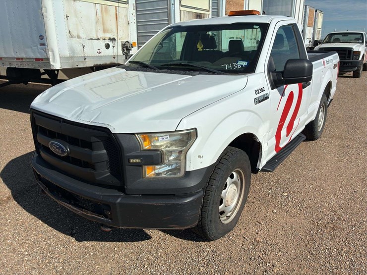 2017-ford-f150-xl-image-1