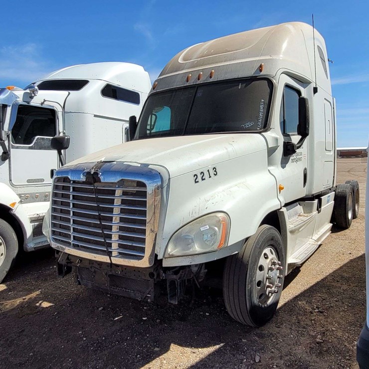 2013 FREIGHTLINER CASCADIA 125