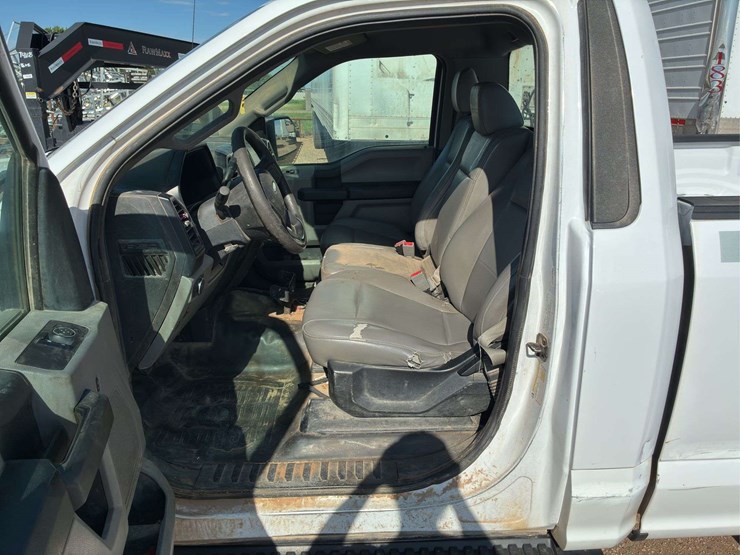 2017-ford-f150-xl-image-7