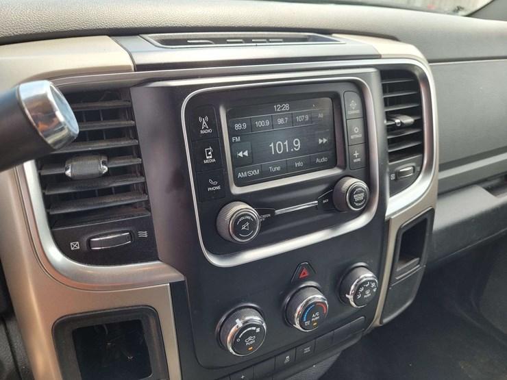 2014-ram-2500-slt-image-11