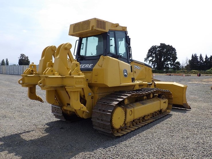 deere-750j-lt-image-4