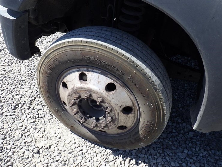 2014-ford-f550-image-30