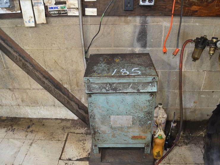 electrical-panel-w/-1-square-d-30kva-transformers-w/-sts-25kva-transformer-w/-3-30amp-disconnect-w/3-60amp-disconnect-w/1-200-amp-disconnect-w/-panel-board-image-4