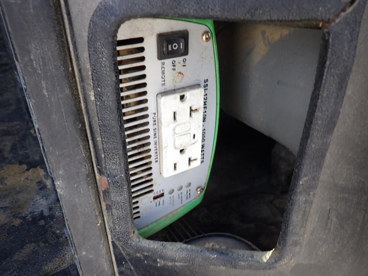 2009-utility-van-image-12