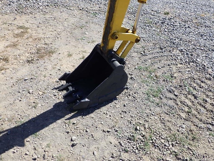komatsu-pc12uu-image-16