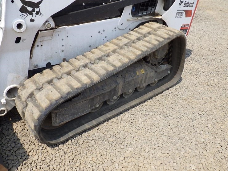 2022-bobcat-t770-image-35