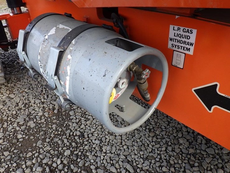 2017-jlg-600ajn-image-20