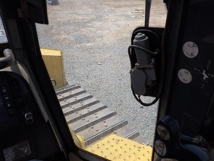deere-750j-lt-image-36