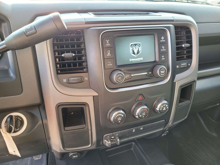 2016-ram-2500-tradesman-image-11
