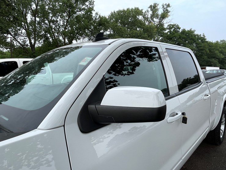 2015-chevrolet-silverado-1500-image-16