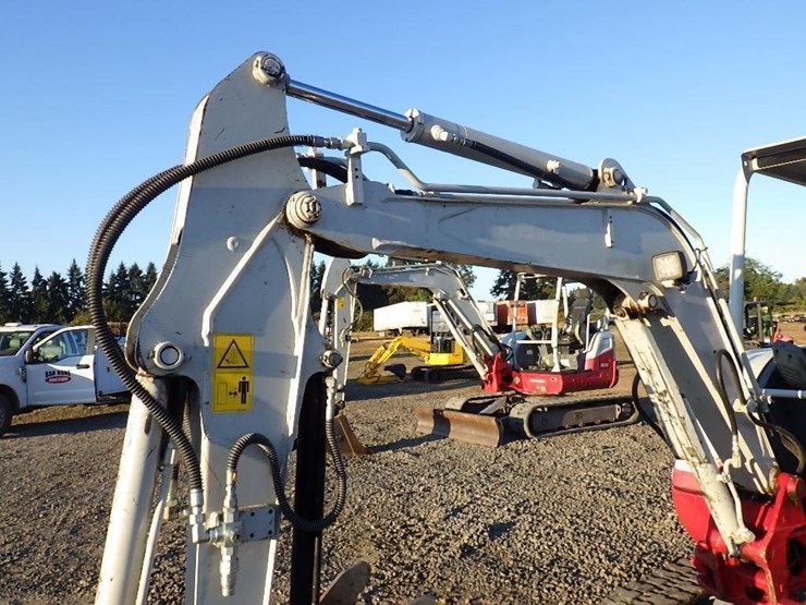 2019-takeuchi-tb230-image-14