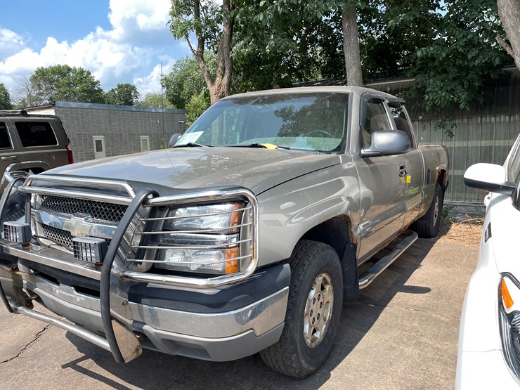 2003-chevrolet-silverado-1500-image-1