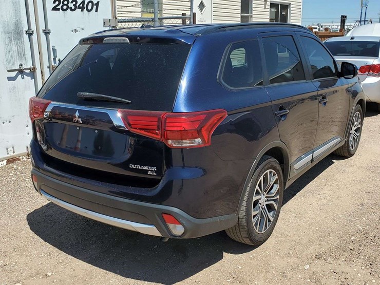 2016-mitsubishi-outlander-image-3
