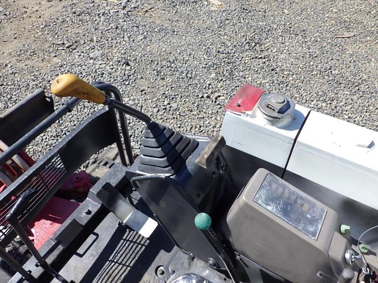 takeuchi-tb020-image-29