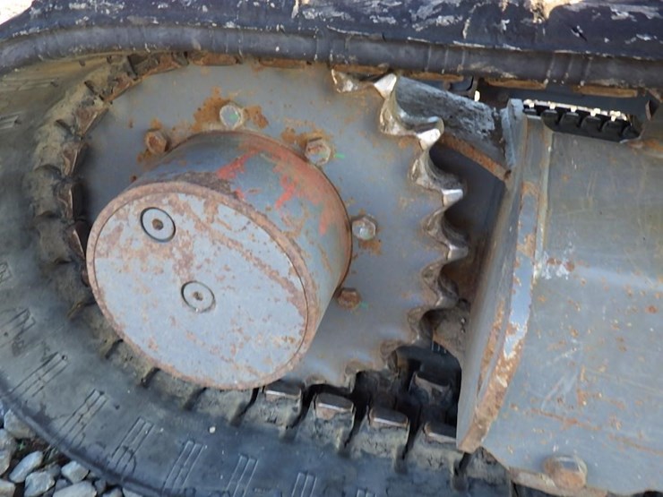 2019-takeuchi-tb230-image-40