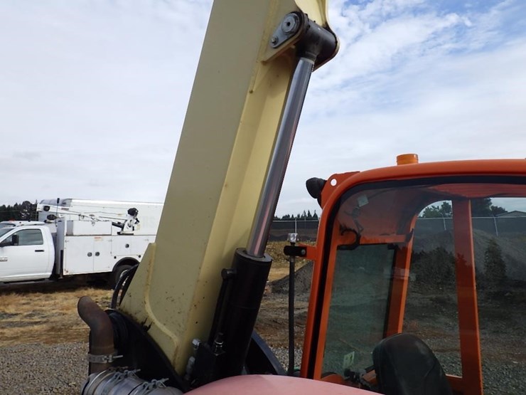 2017-jlg-g5-18a-image-8