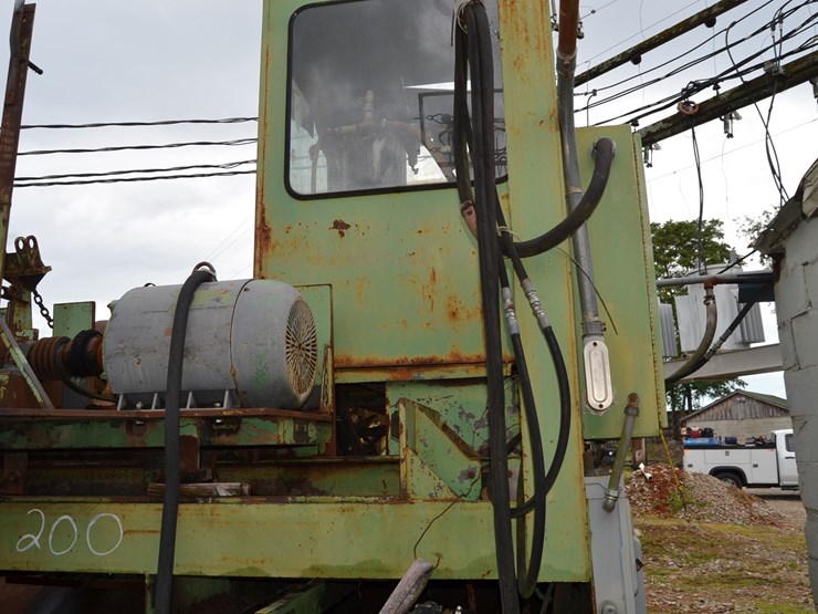 precision-848m-rosser-head-debarker-w/-slant-tranck-w/-4'x4'-control-cab-w/-75hp-motor-missing-parts-sn#547-image-10