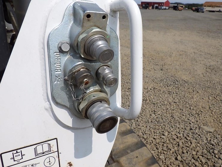 2022-bobcat-t770-image-11