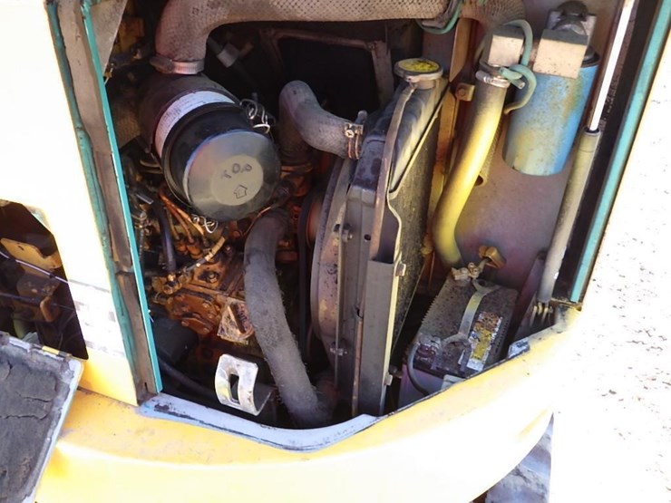 komatsu-pc12uu-image-23