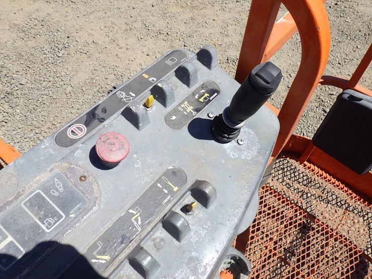 2009-jlg-400s-image-14