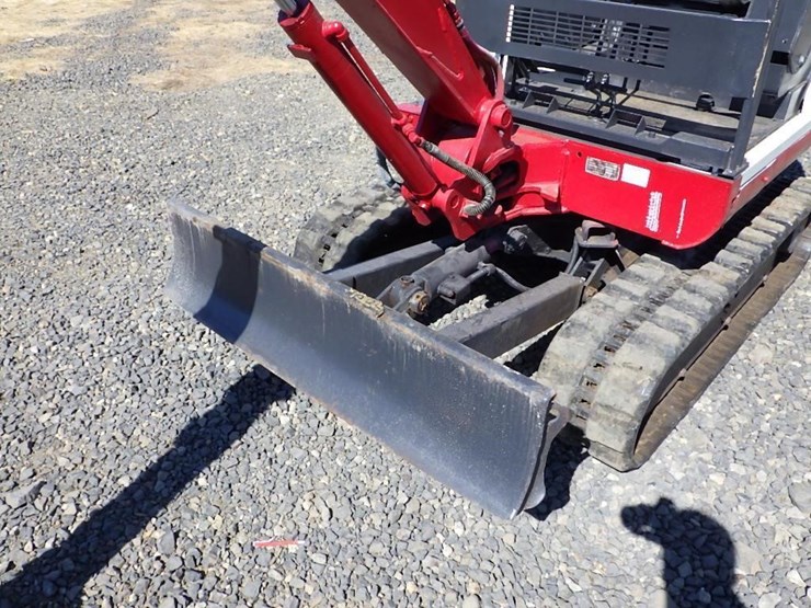 takeuchi-tb020-image-12