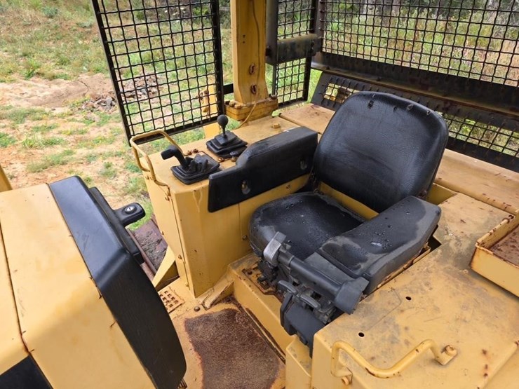 2001-caterpillar-d5m-xl-image-3