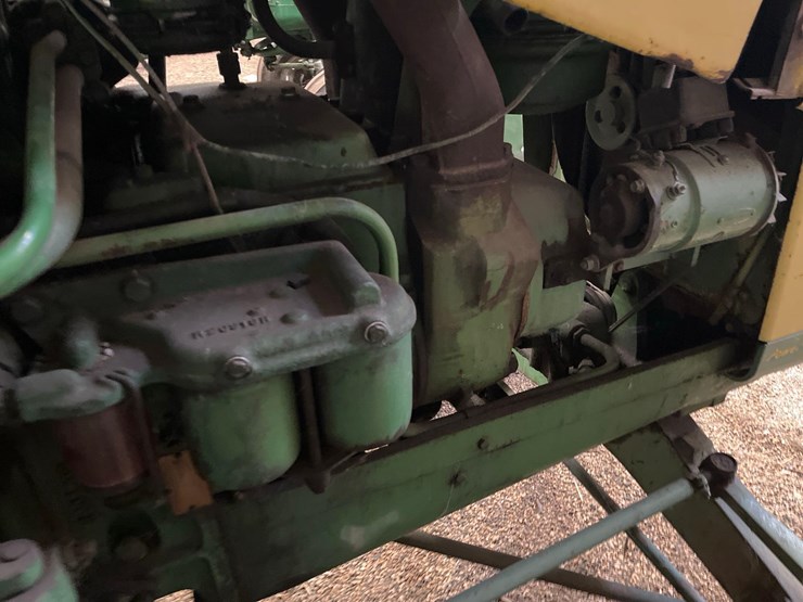 john-deere-830-image-12