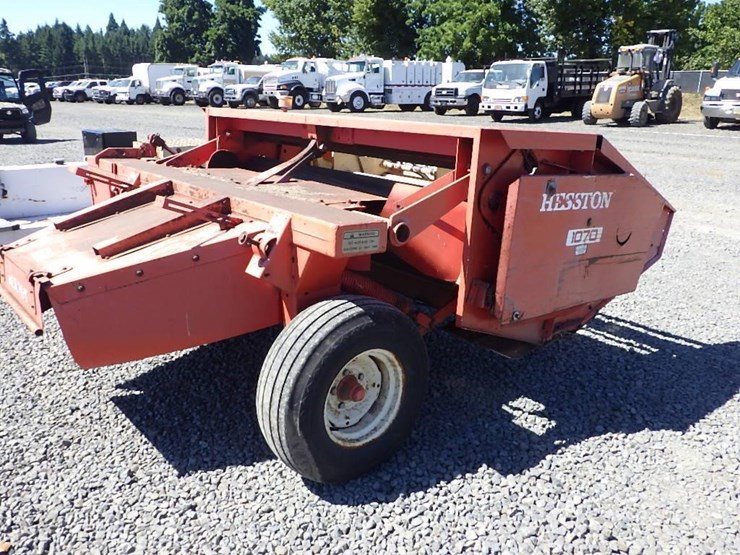 hesston-1070-image-2