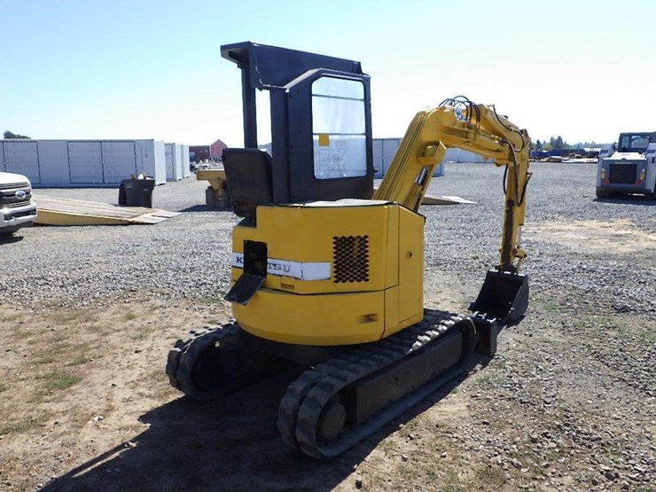 komatsu-pc12uu-image-4