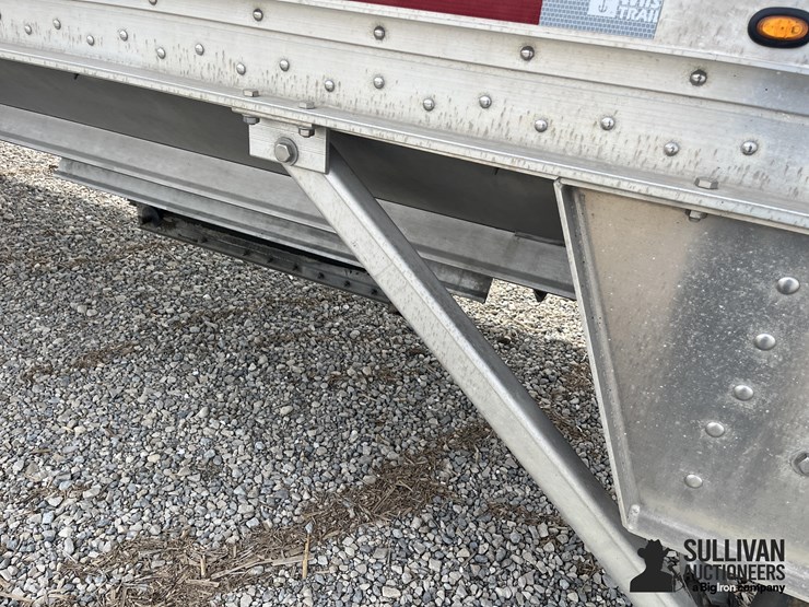 2018-wilson-grain-trailer-image-19