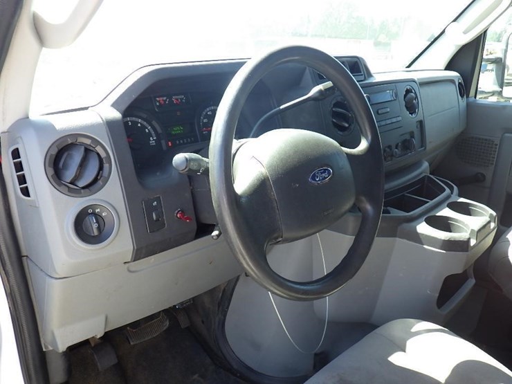 2009-utility-van-image-15