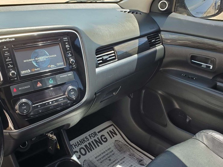 2016-mitsubishi-outlander-image-11