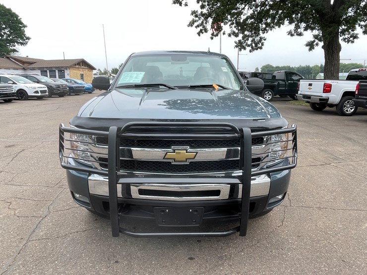 2011-chevrolet-silverado-1500-image-2