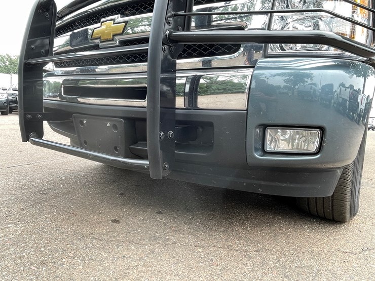2011-chevrolet-silverado-1500-image-11