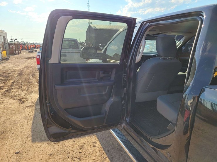 2016-ram-2500-tradesman-image-5