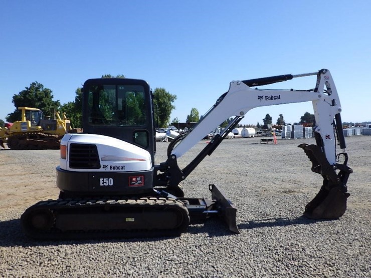 2012-bobcat-e50-image-3