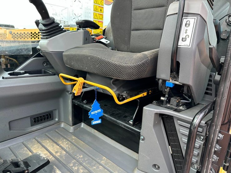 2020-caterpillar-306-cr-image-50