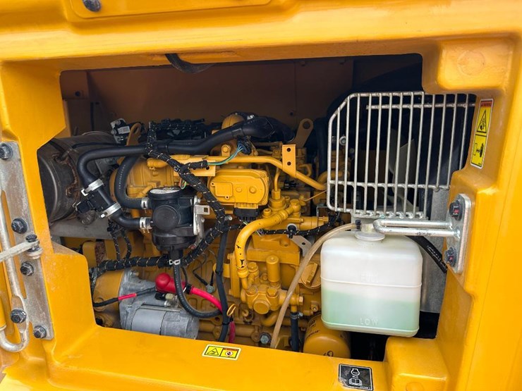 2020-caterpillar-306-cr-image-43