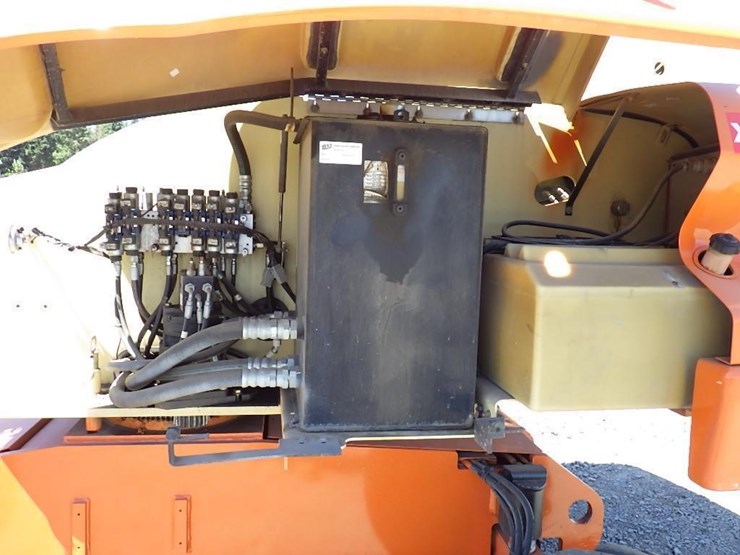 2009-jlg-400s-image-22