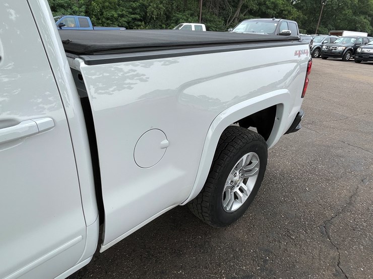 2015-chevrolet-silverado-1500-image-24