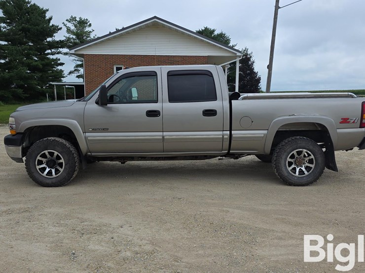 2002-chevrolet-silverado-2500-image-8