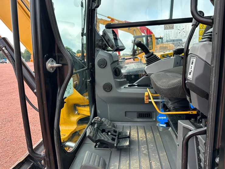 2020-caterpillar-306-cr-image-49