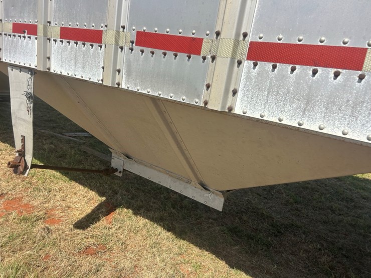 merritt-grain-trailer-image-12