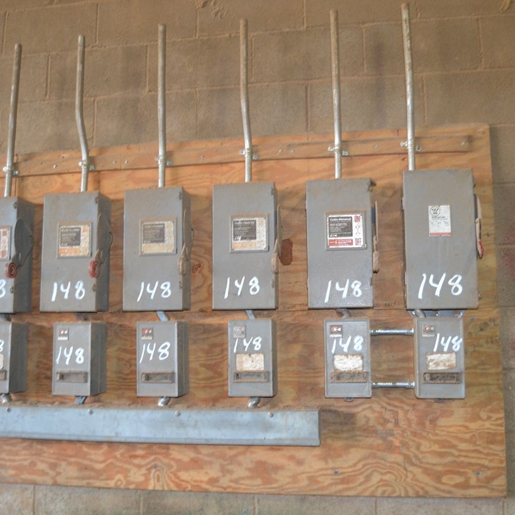 CUTLER HAMMER ELECTRICAL PANEL W/ 2 SIZE 0 STARTER W/ 8 SIZE 1 STARTER W/ 6-30 AMP DISCONNECT