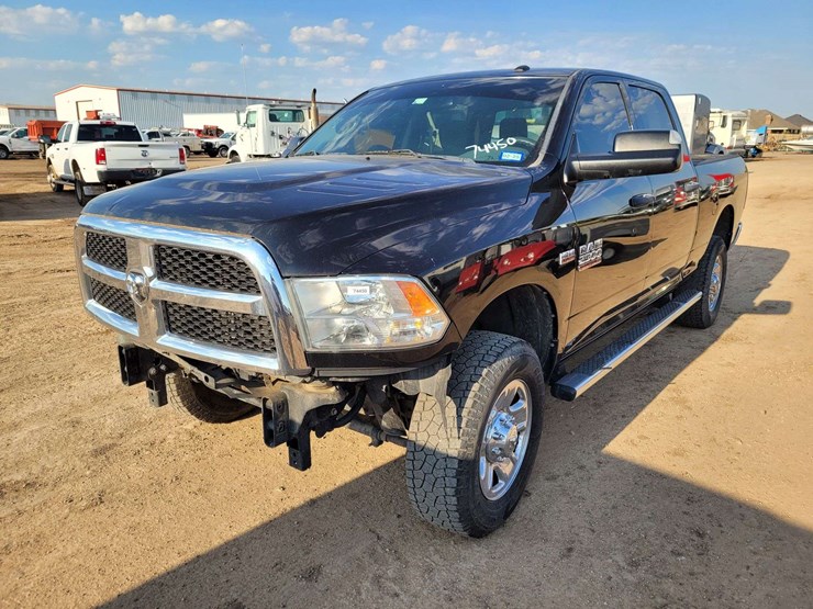 2016-ram-2500-tradesman-image-1