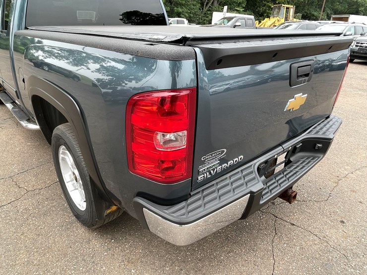 2011-chevrolet-silverado-1500-image-28